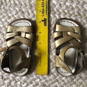 Salt water sandals | size 4